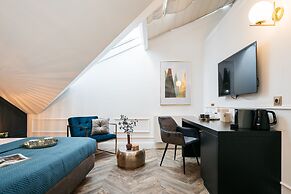 Central Palace - LoftAffair Collection