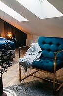 Central Palace - LoftAffair Collection