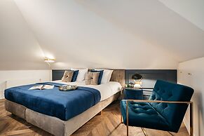 Central Palace - LoftAffair Collection