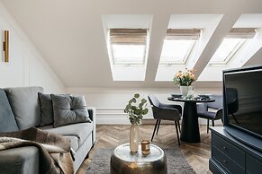 Central Palace - LoftAffair Collection