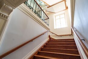 Central Palace - LoftAffair Collection