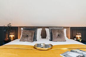 Central Palace - LoftAffair Collection