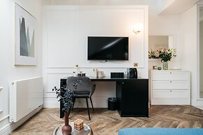 Central Palace - LoftAffair Collection