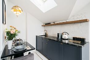 Central Palace - LoftAffair Collection