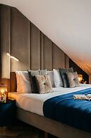 Central Palace - LoftAffair Collection