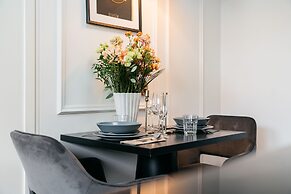 Central Palace - LoftAffair Collection