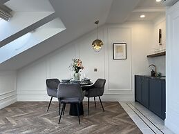 Central Palace - LoftAffair Collection