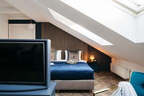 Central Palace - LoftAffair Collection