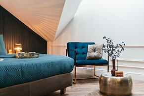 Central Palace - LoftAffair Collection