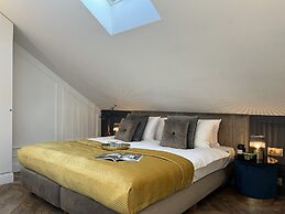 Central Palace - LoftAffair Collection