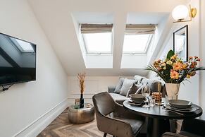 Central Palace - LoftAffair Collection