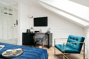 Central Palace - LoftAffair Collection