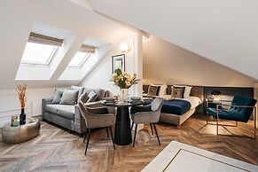 Central Palace - LoftAffair Collection