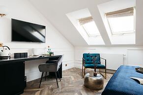 Central Palace - LoftAffair Collection