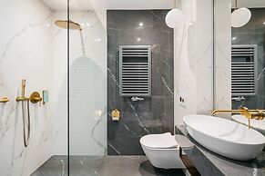 Central Palace - LoftAffair Collection