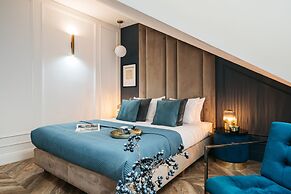 Central Palace - LoftAffair Collection