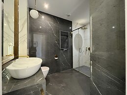 Central Palace - LoftAffair Collection