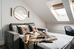 Central Palace - LoftAffair Collection