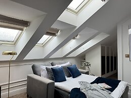 Central Palace - LoftAffair Collection