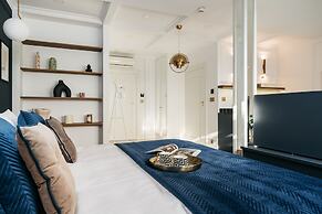 Central Palace - LoftAffair Collection