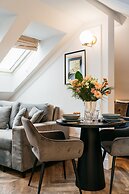 Central Palace - LoftAffair Collection