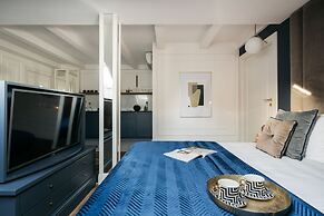 Central Palace - LoftAffair Collection