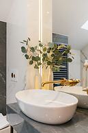 Central Palace - LoftAffair Collection