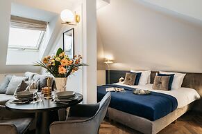 Central Palace - LoftAffair Collection