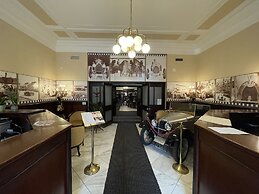 Palace Inn