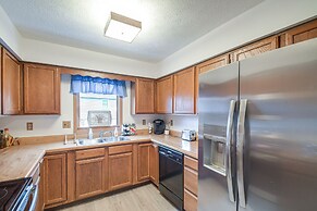Welcoming Condo in Davenport: Central Location!