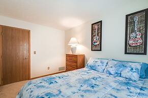 Welcoming Condo in Davenport: Central Location!