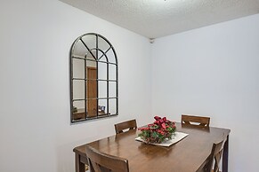 Welcoming Condo in Davenport: Central Location!