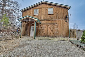 Bee Spring Cabin w/ Arcade Game: Steps to Lake!