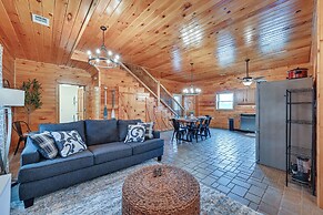 Bee Spring Cabin w/ Arcade Game: Steps to Lake!