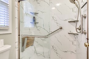 Modern Mccormick Townhome on Lake Thurmond!