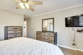 Modern Mccormick Townhome on Lake Thurmond!