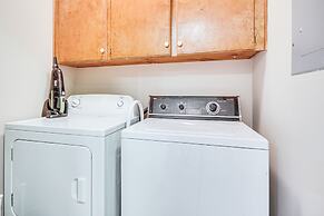 Modern Mccormick Townhome on Lake Thurmond!