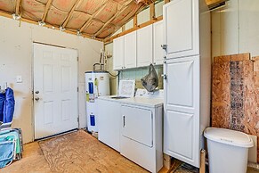 1 Mi to Surfside Beach: Coastal Cottage