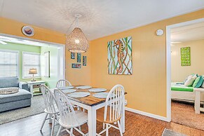 1 Mi to Surfside Beach: Coastal Cottage