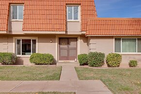 Scottsdale Townhome w/ Patio - 2 Mi to Old Town!