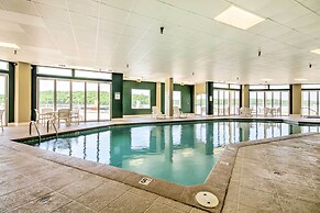 High-floor Osage Beach Condo w/ Lake & Park Views