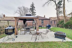 Family-friendly Detroit Home: 12 Mi to Downtown!