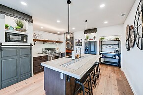 Stellar Craig Apartment - Walk to Restaurants!