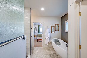 Stellar Craig Apartment - Walk to Restaurants!