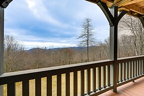 Sapphire Mountaintop Cabin w/ Views & 2 Decks