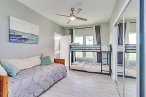 Modern Farmhouse in Del Valle: Rural Setting!