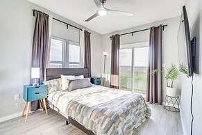 Modern Farmhouse in Del Valle: Rural Setting!