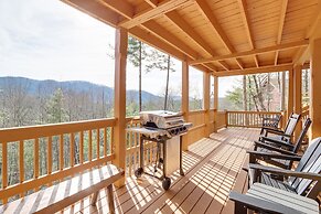 Blue Ridge Retreat w/ Hot Tub & Mountain Views!