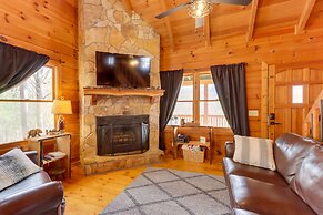 Blue Ridge Retreat w/ Hot Tub & Mountain Views!