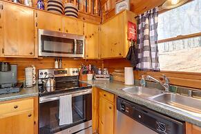 Blue Ridge Retreat w/ Hot Tub & Mountain Views!